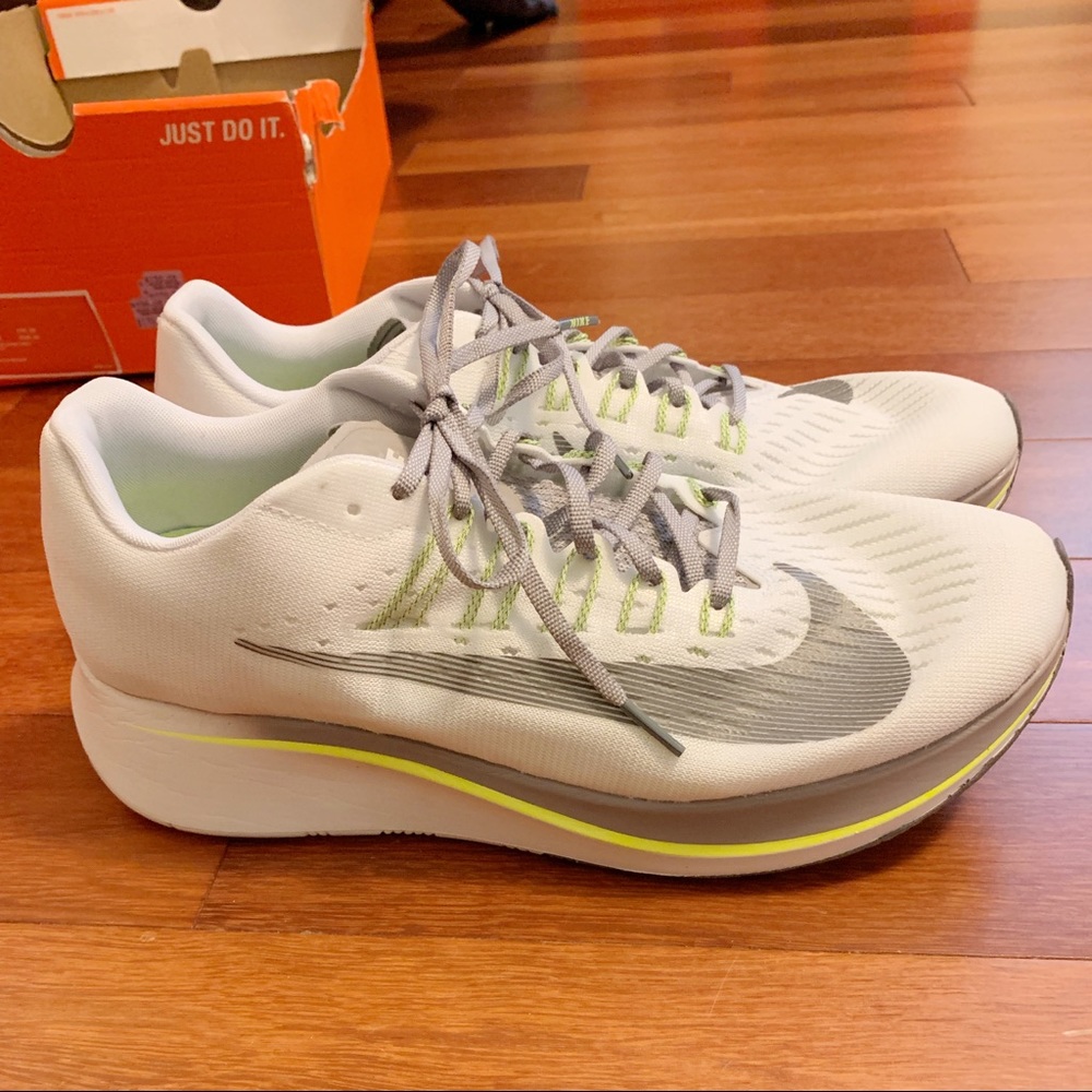Nike Zoom Fly Men’s Racing Shoes SZ 10